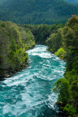 River Fui, Panguipulli, Valdivia, Los Rios, Chileの素材 [FY310152953863]