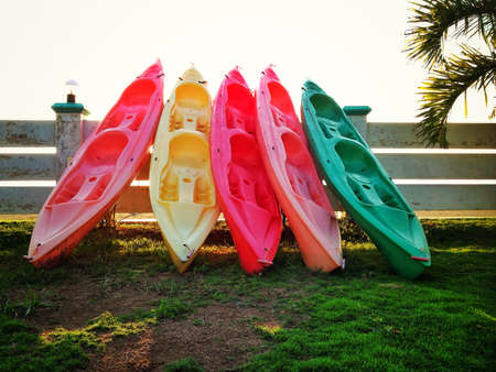 Kayaks in different colorsの素材