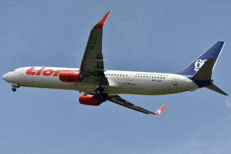 Yogyakarta, Indonesia-26 November 2017: Lion Air, PK-LJO, Boeing 737-900ER taking offのeditorial素材