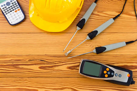 Electronic instrument for measuring of temperature probes on wood backgroundの写真素材