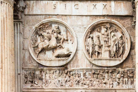 Arch of Constantine in Rome: relief of the battle of Ponte Milvio, Proeliumの写真素材