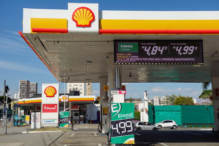 Sao Paulo, Brazil: front view of oil company and gas station Shell. Brand logoのeditorial素材