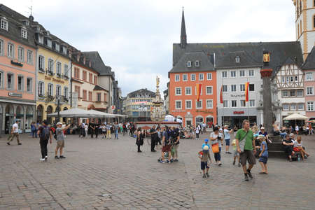 People at a Germany town squareのeditorial素材