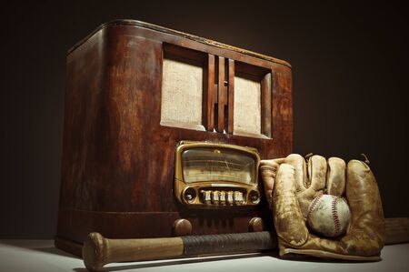 Antique Radio With Baseball Bat, Ball and Glove の写真素材