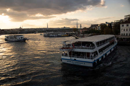 The bridge over the Golden Horn is photographed. Galata bridge and Eminonu beach are visible in the future.のeditorial素材