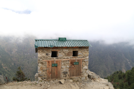 trashcan in everest himalaya trek