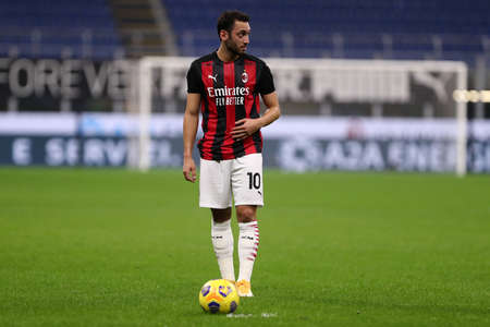 Milan, Italy. 08th November 2020. Hakan Calhanoglu of Ac Milan during the Serie A match between Ac Milan and Hellas Verona.のeditorial素材