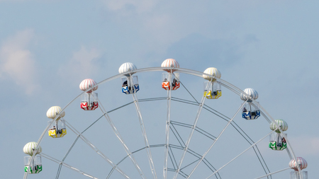 istanbul, Turkey - September 2018: Colorful Ferris wheel and blue sky in Viasea Tema Park, Tuzlaのeditorial素材