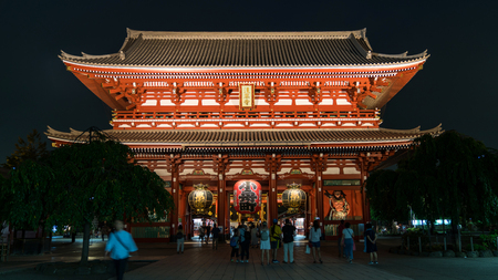 Tokyo, Japan - August 2018: Unidentified tourists visiting Sensoji Kannon Temple in Asakusa areaのeditorial素材