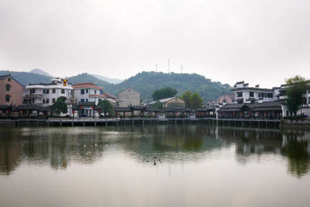 Landscape view of an ancient villages in Tonglu Shen Aoのeditorial素材