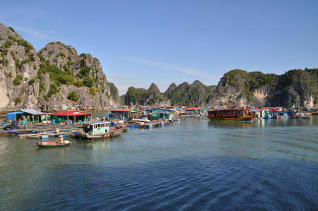Floating village in Ha Long Bay, Vietnamのeditorial素材