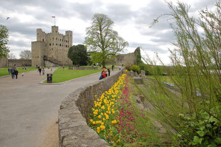 ROCHESTER, UK - APRIL 14, 2017: View of the Castle from the Esplanade on the Castle Hill with Spring colorsのeditorial素材