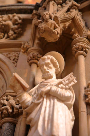 ELY, UK - MAY 26, 2017: The interior of the Cathedral â Close-up on a statue of St Peter holding a keyのeditorial素材