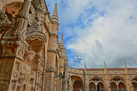 LISBON, PORTUGAL - NOVEMBER 3, 2017: The cloister of Jeronimos monastery in Belem neighborhood with details of carvingsのeditorial素材