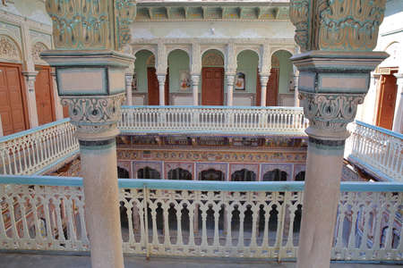 NAWALGARH, RAJASTHAN, INDIA - DECEMBER 25, 2017: Poddar Haveli with colorful frescoes, paintings and columnsのeditorial素材
