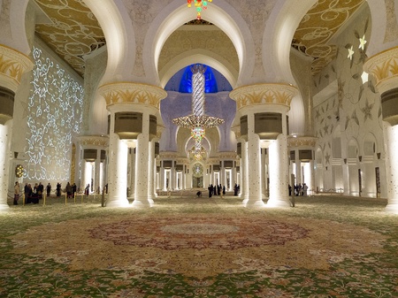 Famous Sheikh Zayed mosque in Abu Dhabi insideのeditorial素材