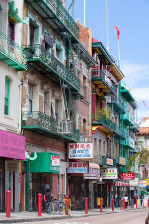 San Francisco - USA - July 17, 2011: Chinatown in San Francisco. It is the oldest Chinatown in North America and the largest Chinese community outside Asia.のeditorial素材