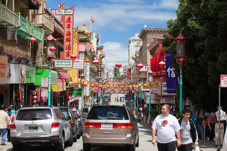 San Francisco - USA - July 17, 2011: Chinatown in San Francisco. It is the oldest Chinatown in North America and the largest Chinese community outside Asia.のeditorial素材
