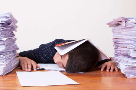child on the school desk studyingの写真素材