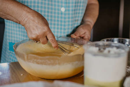 preparing cakes and pastries at home