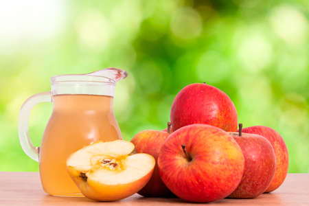 natural apple cider vinegar, ingredient and cooking seasoningsの写真素材