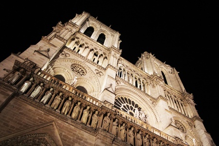 night scene of Notre dame of Paris