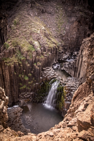 summertime hengifoss waterfall in Icelandの写真素材