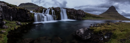 kirkjufell waterfall の写真素材