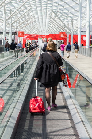 woman on staircase		のeditorial素材