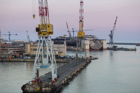 crane structure in the harborの写真素材
