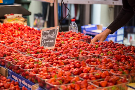 red strawberry in street marketの写真素材