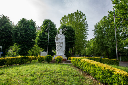 Terni, Italia, 13 maggio 2020:STATUE OF SAN VELENTINO PATRON OF LOVERS POSED IN A ROUND NEAR THE CHURCHのeditorial素材