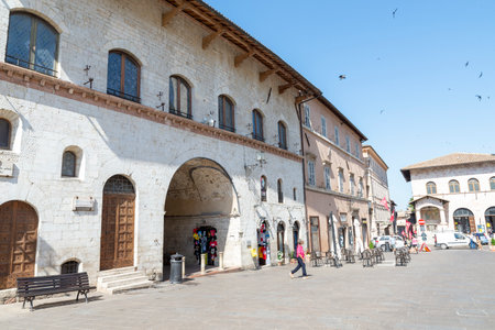 assisi,italy july 11 2020 :square of common of assisi in the center of the townのeditorial素材