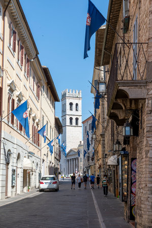 assisi,italy july 11 2020 :street santa chiara in the center of assisiのeditorial素材