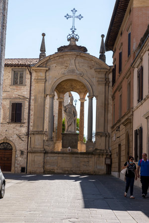 statue of Sant Ubaldo, patron saint of the town of Gubbioのeditorial素材