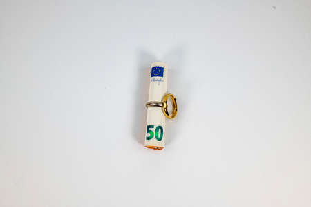 money for the maintenance and dissolution of the marriage through the faiths in the process of divorceの写真素材
