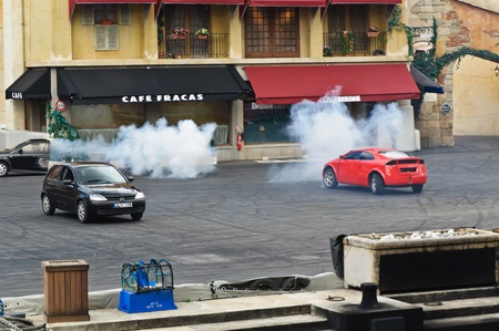 Paris - Disney Studios, 08, 13, 2010 - Moteurs Action Stunt Show Spectacularのeditorial素材