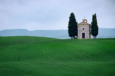 Vitaleta chapel, Cappella della Madonna di Vitaleta, near Pienza, Val d'Orcia, Orcia valley, province of Siena, Tuscany, Italyの写真素材
