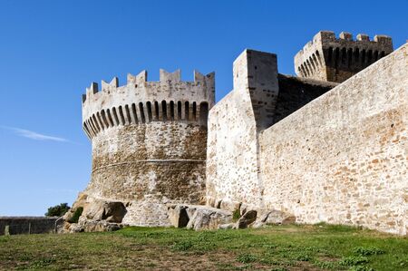 The ancient village of Populonia and the Gulf of Barattiの写真素材