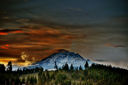 Sunset over Mount Rainier National Park, Washington, USA.の写真素材