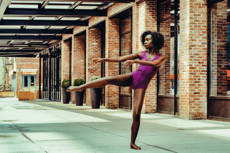 ballerina modern dancer outdoorsの写真素材