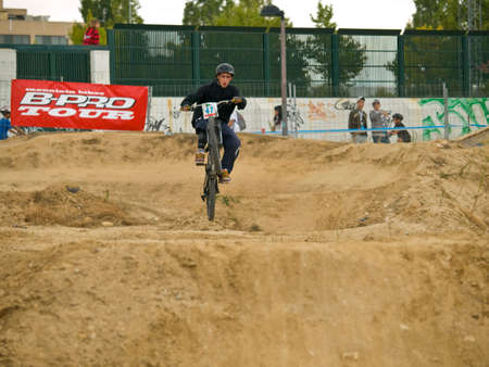 Free ride biker in competition Festibike 2007 in Tres Cantos Madrid Spainのeditorial素材