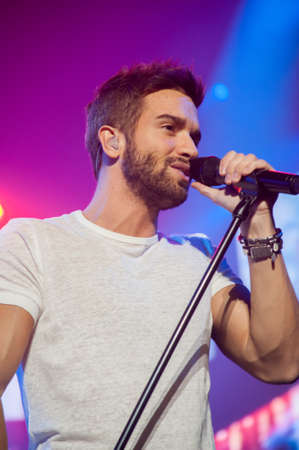 Pablo Alboran Live Tour Terral 2015 Lisbon Portugalのeditorial素材