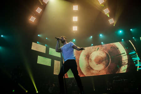 Pablo Alboran Live Tour Terral 2015 Lisbon Portugalのeditorial素材