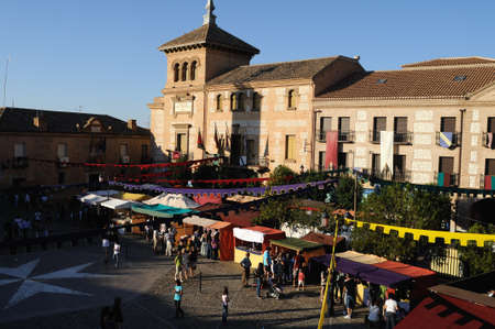 Market during the Medieval Festival of  CONSUEGRA - Route of Don Quixote  ( Commemoration of the battle  ( 1097 ) .  Province of  Toledo . Castille- La Mancha SPAIN.  ; Mercado  durante el Festival Medieval de  CONSUEGRA- Ruta del Quijote ( Conmemoración のeditorial素材