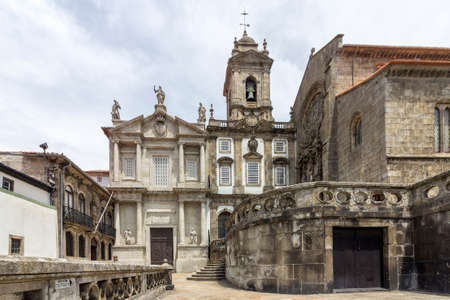 Landmark Gothic church facade of Saint Francis Igreja de Sao Francisco in Porto, Portugal.
のeditorial素材