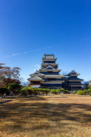 Matsumoto castle garden, a designated National Treasure of Japan, and the oldest castle donjon remaining in Japan. Construction began in 1592 and it is also known as Crow Castle, Japan.のeditorial素材