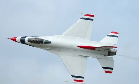 F-16 solo of Thunderbirds - Arctic Thunder airshow 2008 - Anchorage - Alaska - USA