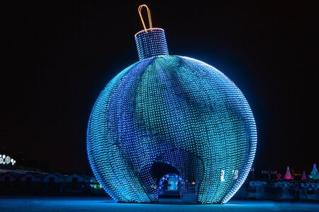 MOSCOW, RUSSIA - JAN 3, 2017: Huge Christmas decoration made of lights was placed on Victory Park.のeditorial素材