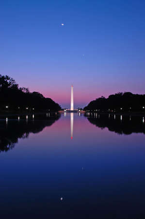 Washington Monument at Dawnの写真素材